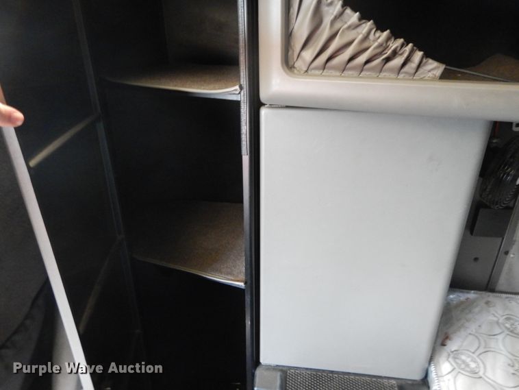 image for item DH5065 2011 Kenworth T660 semi truck