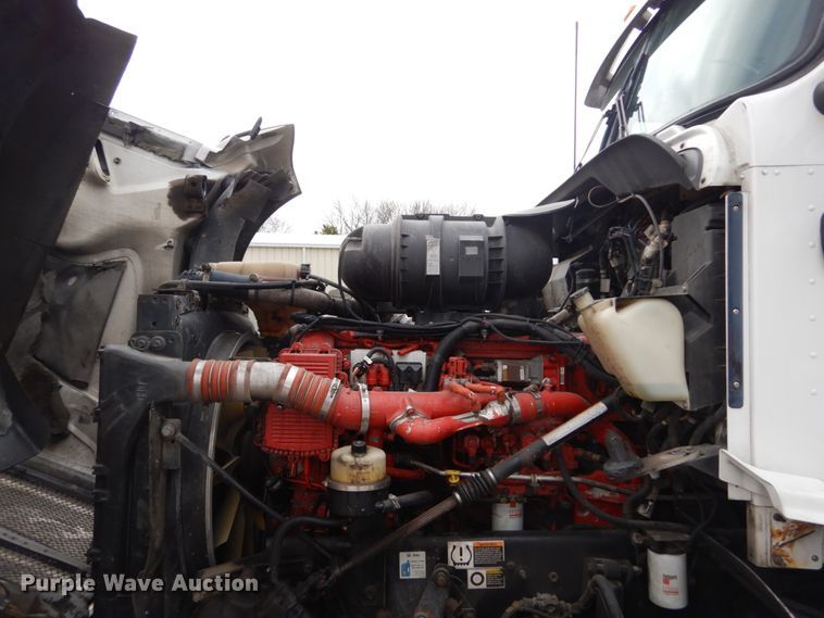 image for item DH5065 2011 Kenworth T660 semi truck