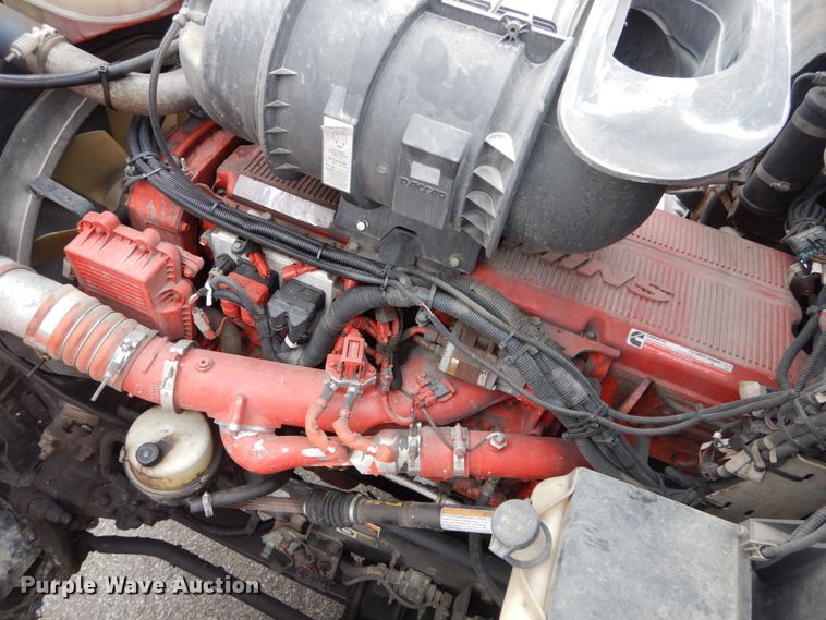 image for item DH5065 2011 Kenworth T660 semi truck