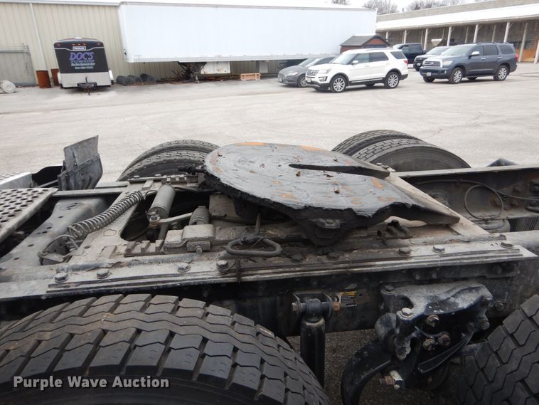 image for item DH5065 2011 Kenworth T660 semi truck