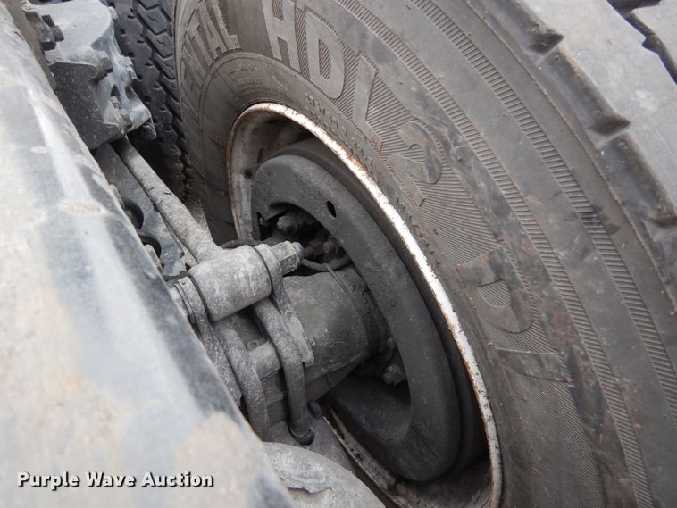 image for item DH5065 2011 Kenworth T660 semi truck