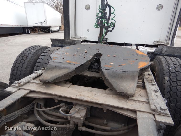 image for item DH5065 2011 Kenworth T660 semi truck