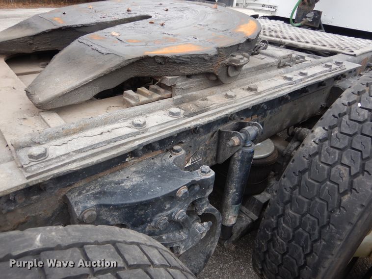 image for item DH5065 2011 Kenworth T660 semi truck