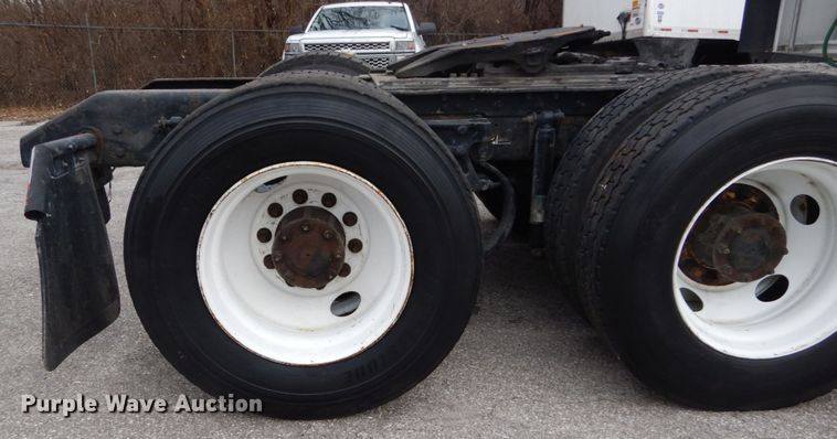 image for item DH5065 2011 Kenworth T660 semi truck