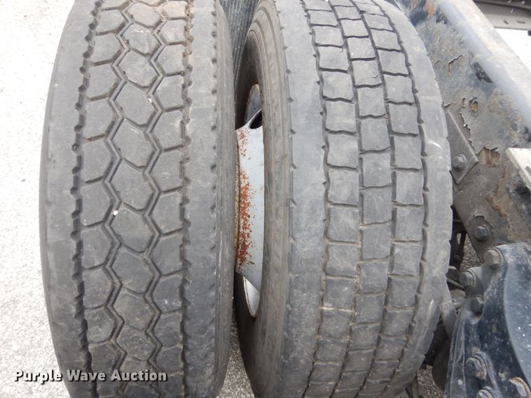 image for item DH5065 2011 Kenworth T660 semi truck