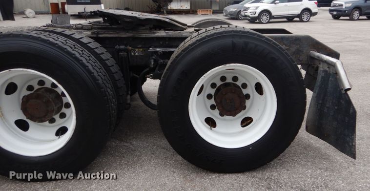 image for item DH5065 2011 Kenworth T660 semi truck