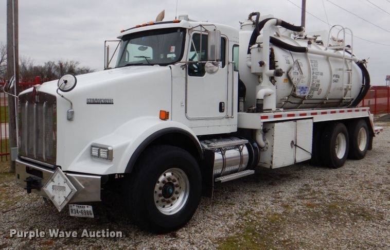 image for item DH5307 2012 Kenworth T800 vacuum truck