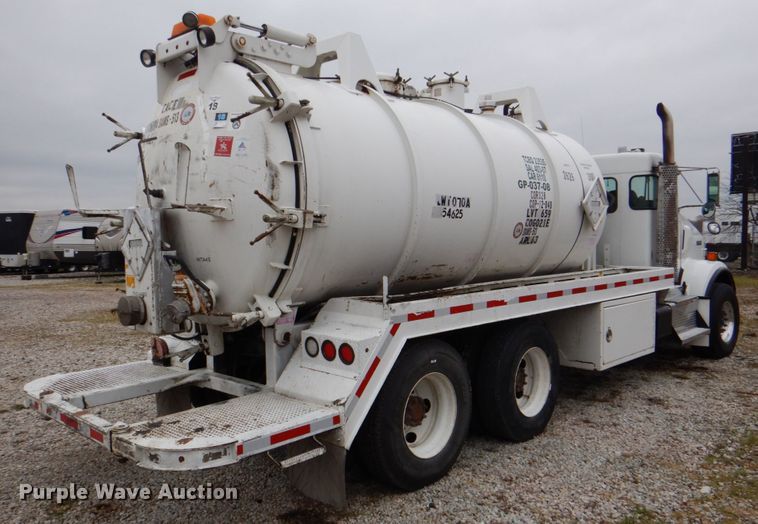 image for item DH5307 2012 Kenworth T800 vacuum truck