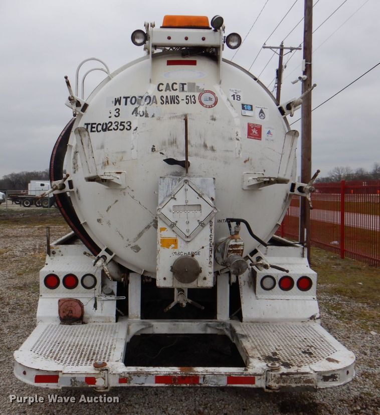 image for item DH5307 2012 Kenworth T800 vacuum truck