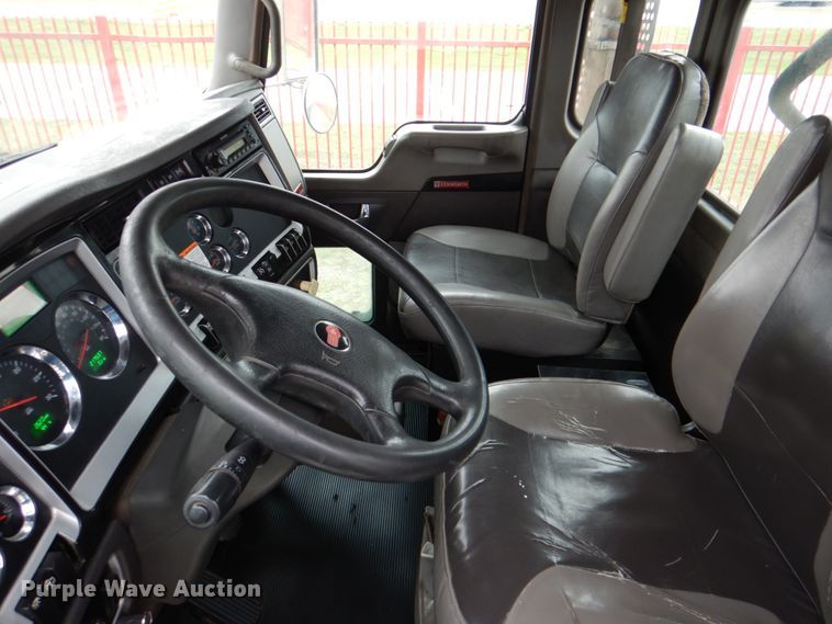 image for item DH5307 2012 Kenworth T800 vacuum truck