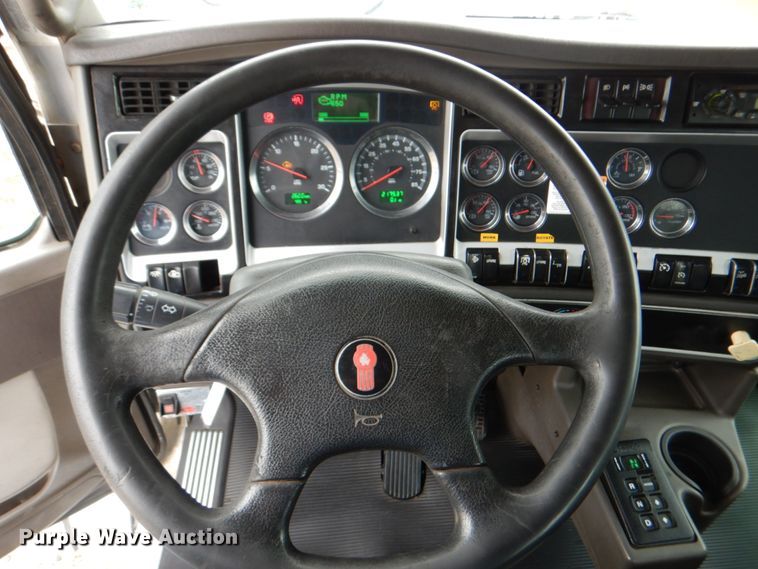 image for item DH5307 2012 Kenworth T800 vacuum truck