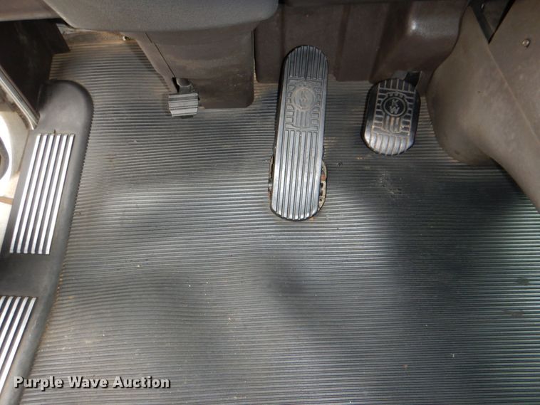 image for item DH5307 2012 Kenworth T800 vacuum truck