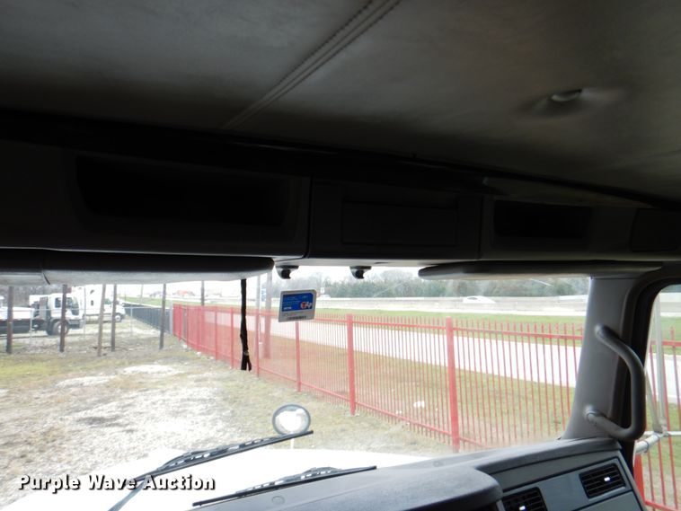 image for item DH5307 2012 Kenworth T800 vacuum truck