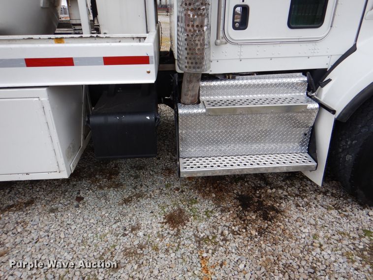 image for item DH5307 2012 Kenworth T800 vacuum truck