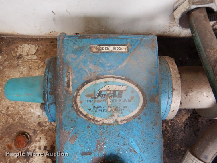 image for item DH5307 2012 Kenworth T800 vacuum truck