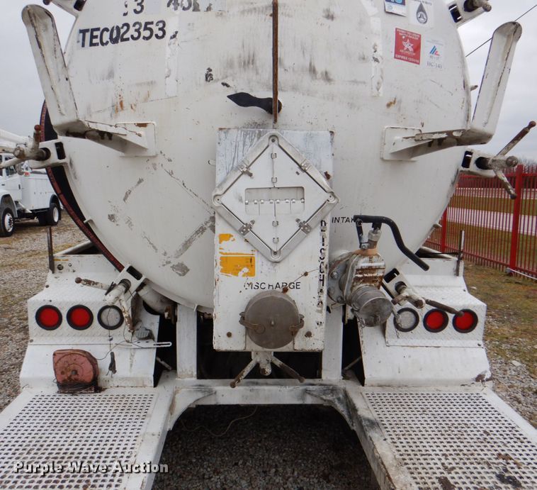 image for item DH5307 2012 Kenworth T800 vacuum truck