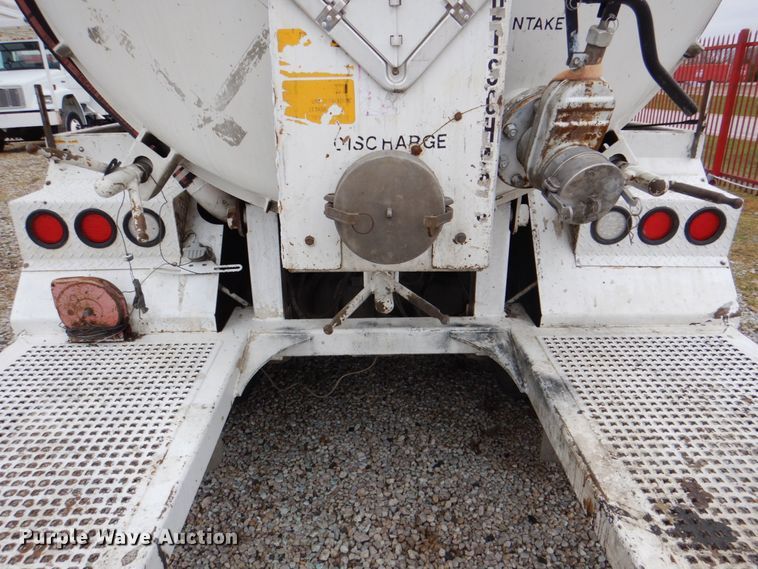 image for item DH5307 2012 Kenworth T800 vacuum truck