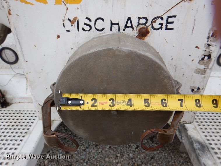 image for item DH5307 2012 Kenworth T800 vacuum truck