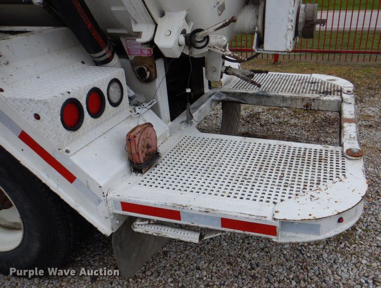 image for item DH5307 2012 Kenworth T800 vacuum truck