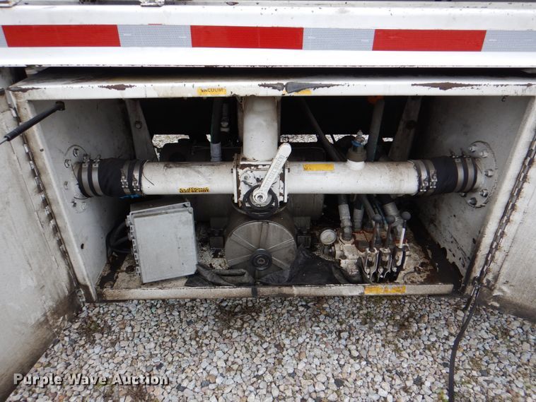 image for item DH5307 2012 Kenworth T800 vacuum truck