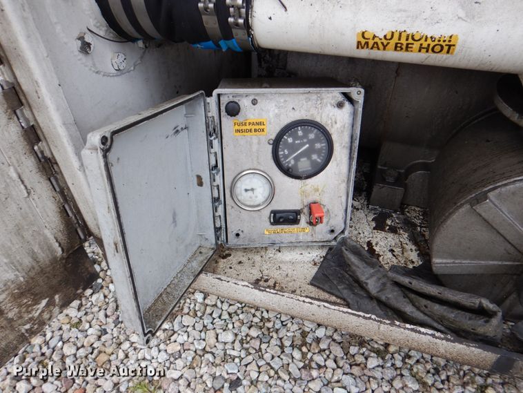 image for item DH5307 2012 Kenworth T800 vacuum truck