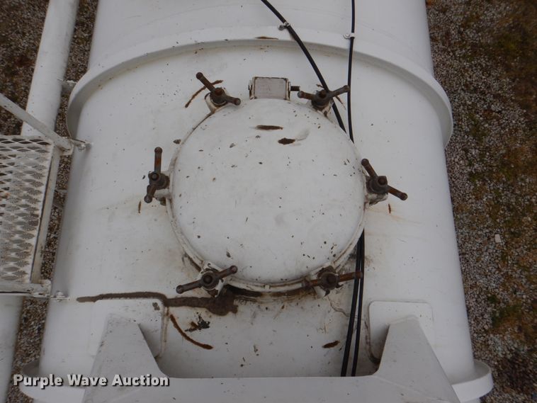 image for item DH5307 2012 Kenworth T800 vacuum truck