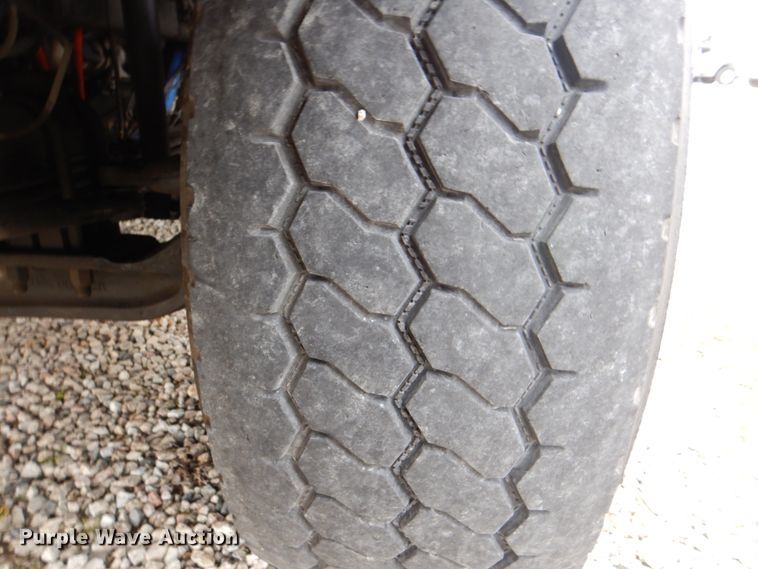 image for item DH5307 2012 Kenworth T800 vacuum truck