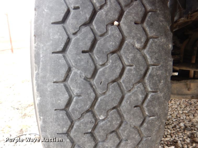 image for item DH5307 2012 Kenworth T800 vacuum truck