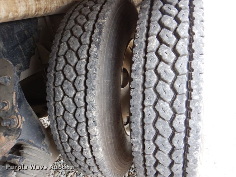 image for item DH5307 2012 Kenworth T800 vacuum truck