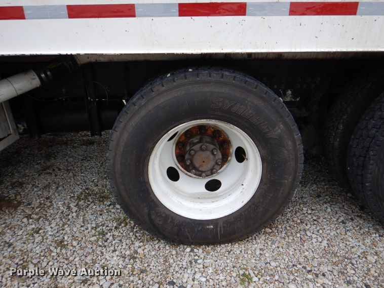 image for item DH5307 2012 Kenworth T800 vacuum truck