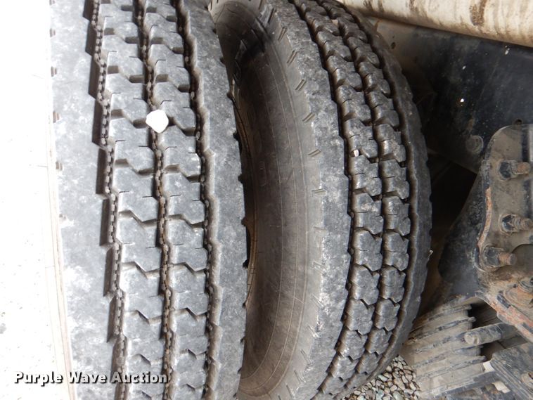 image for item DH5307 2012 Kenworth T800 vacuum truck