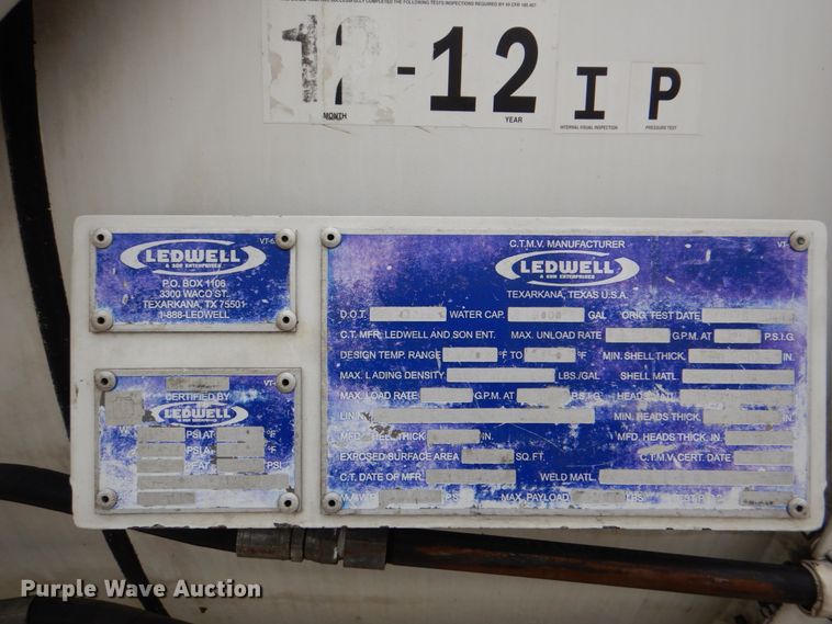 image for item DH5307 2012 Kenworth T800 vacuum truck