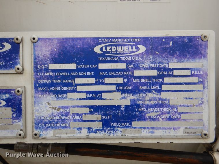 image for item DH5307 2012 Kenworth T800 vacuum truck