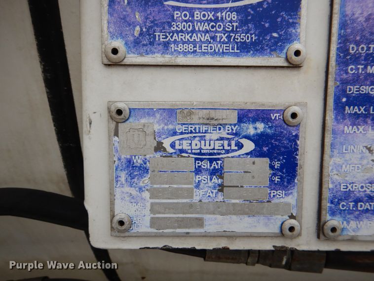 image for item DH5307 2012 Kenworth T800 vacuum truck