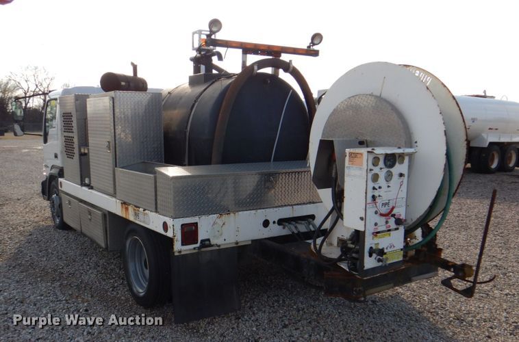 image for item DH5308 2009 Ford LCF sewer jetter truck