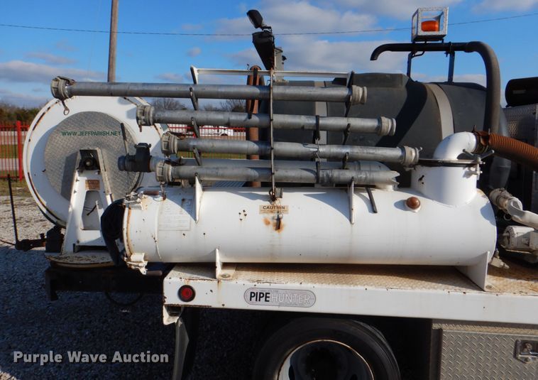 image for item DH5308 2009 Ford LCF sewer jetter truck