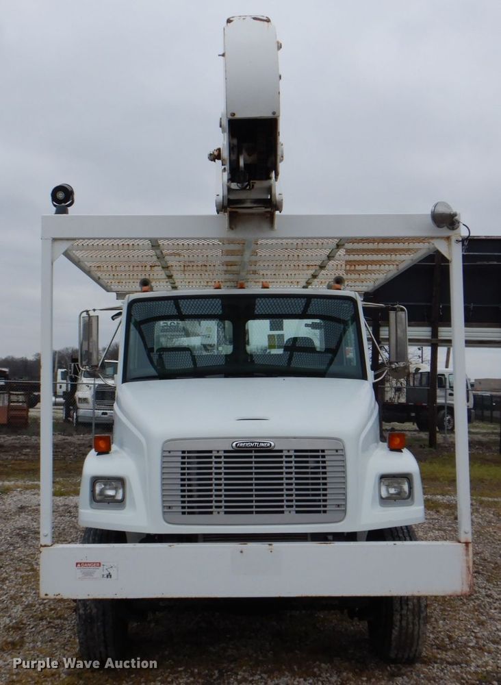 image for item DH5309 2003 Freightliner Business Class M2 bucket truck