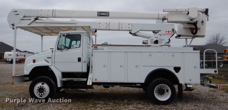 image for item DH5309 2003 Freightliner Business Class M2 bucket truck
