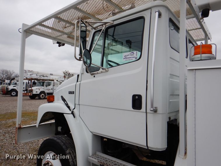 image for item DH5309 2003 Freightliner Business Class M2 bucket truck
