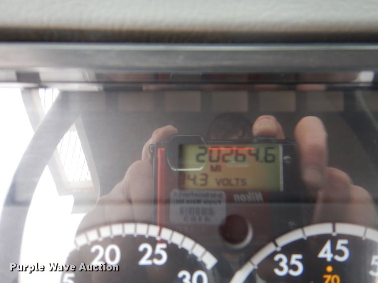 image for item DH5309 2003 Freightliner Business Class M2 bucket truck