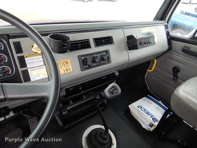 image for item DH5309 2003 Freightliner Business Class M2 bucket truck