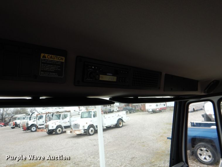 image for item DH5309 2003 Freightliner Business Class M2 bucket truck