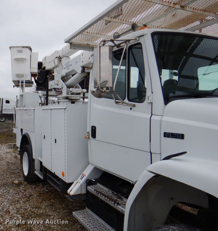 image for item DH5309 2003 Freightliner Business Class M2 bucket truck