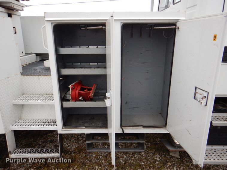 image for item DH5309 2003 Freightliner Business Class M2 bucket truck