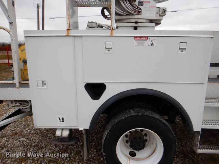 image for item DH5309 2003 Freightliner Business Class M2 bucket truck