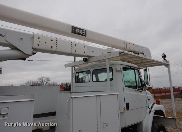 image for item DH5309 2003 Freightliner Business Class M2 bucket truck