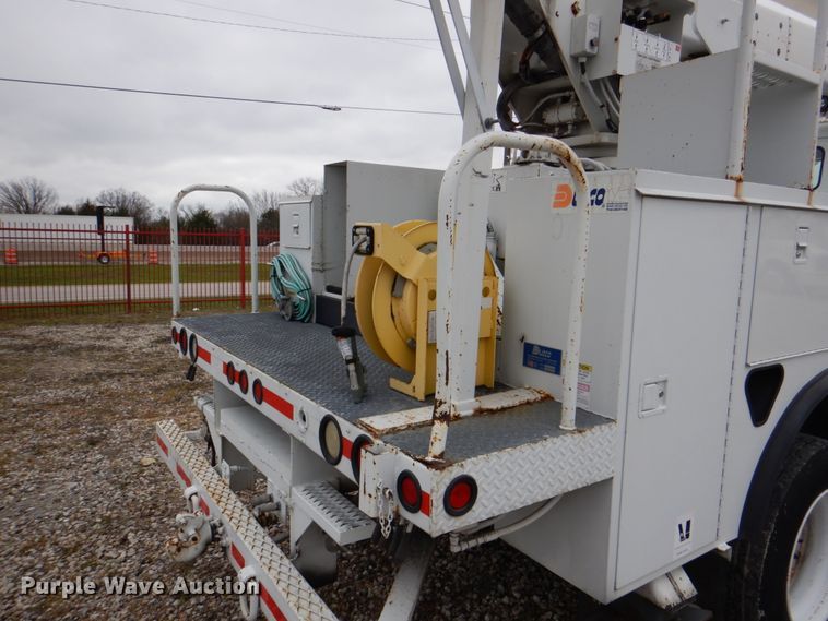 image for item DH5309 2003 Freightliner Business Class M2 bucket truck