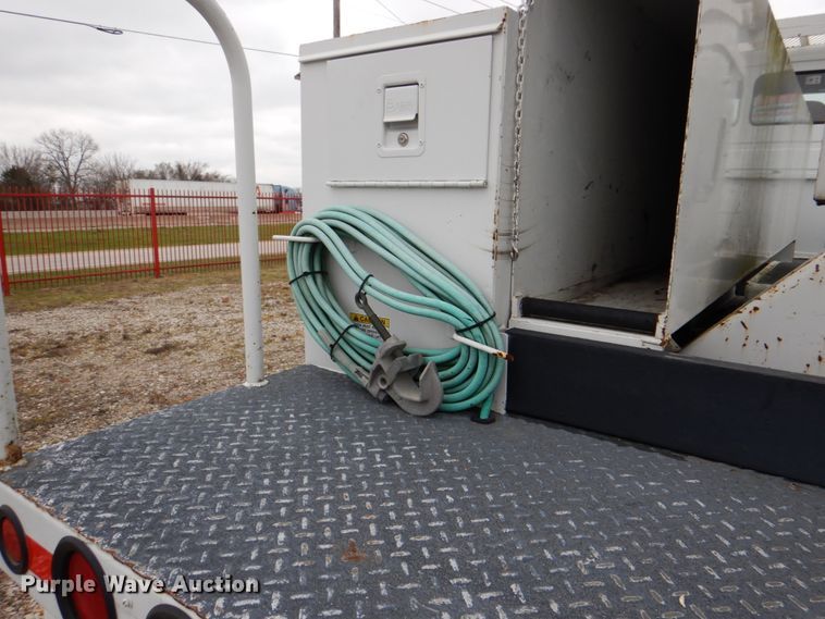 image for item DH5309 2003 Freightliner Business Class M2 bucket truck