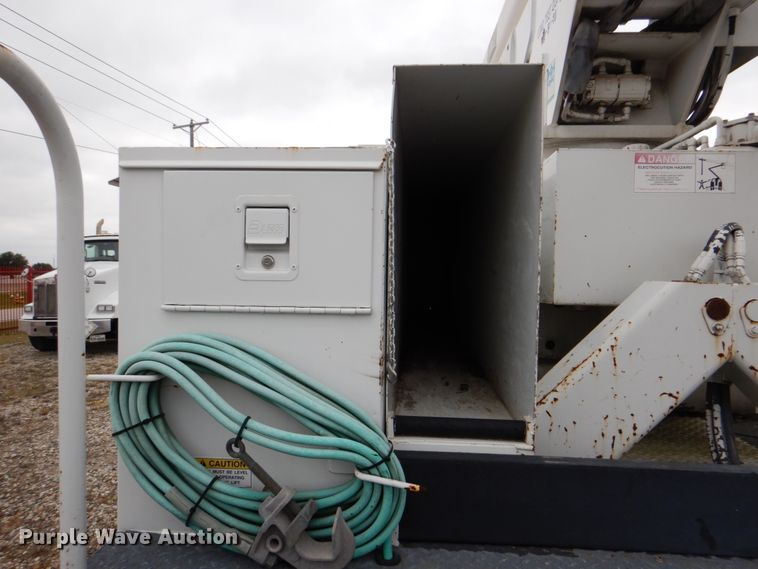 image for item DH5309 2003 Freightliner Business Class M2 bucket truck