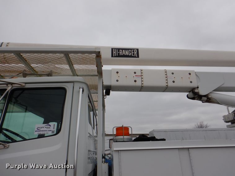 image for item DH5309 2003 Freightliner Business Class M2 bucket truck